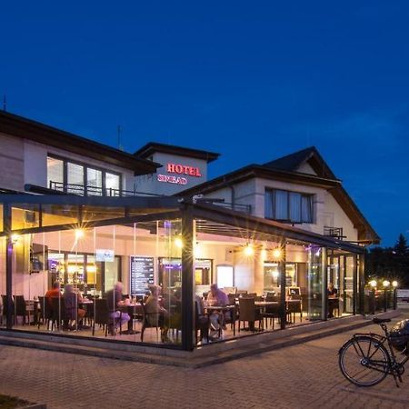 Simbad Hotel & Bar Superior Mosonmagyaróvár Esterno foto