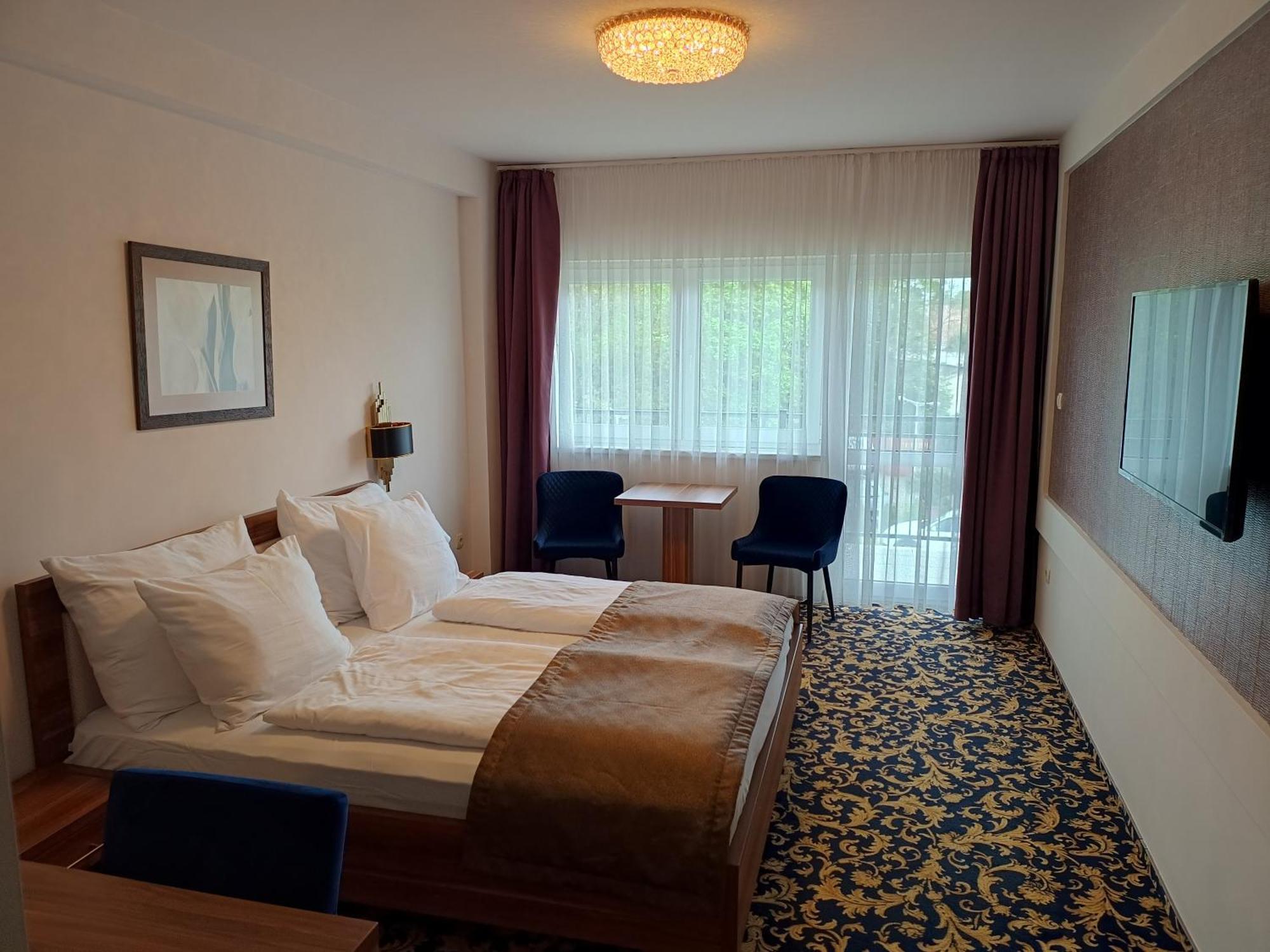 Simbad Hotel & Bar Superior Mosonmagyaróvár Esterno foto