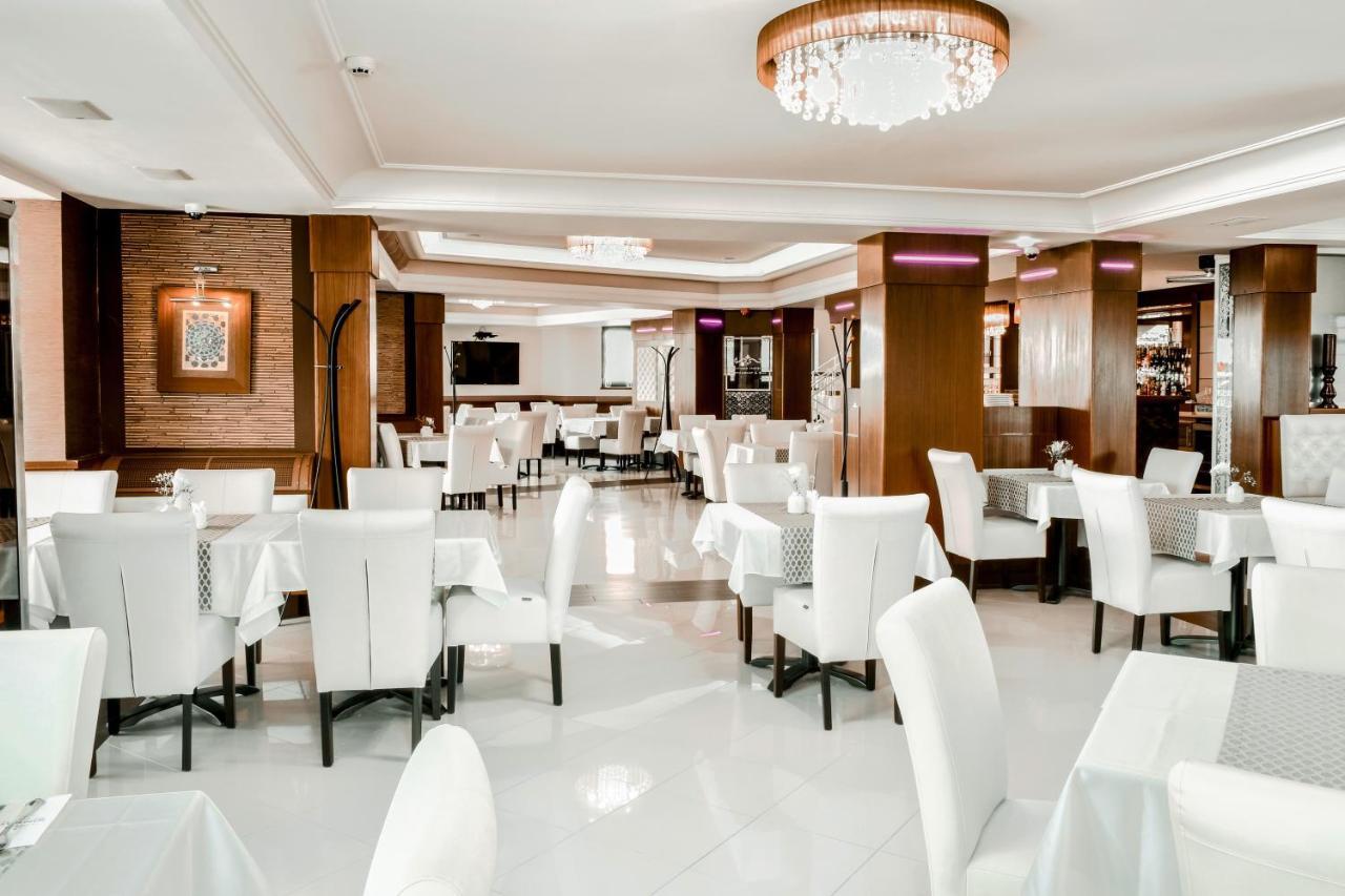 Simbad Hotel & Bar Superior Mosonmagyaróvár Esterno foto